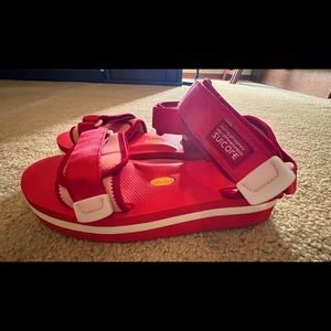 Vibram suicoke red sandal
